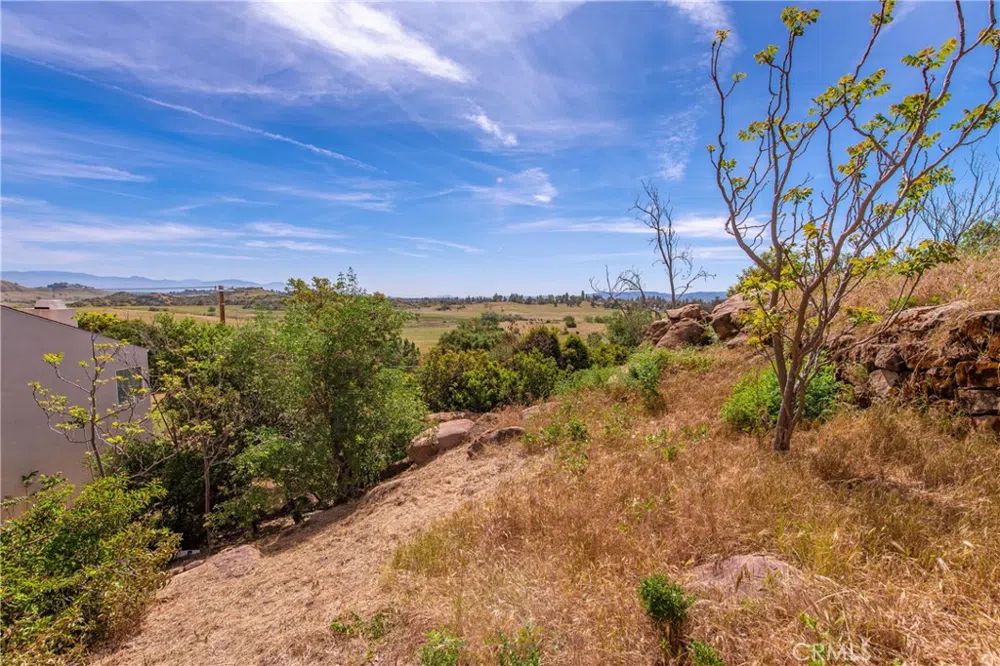 8657 VALLEY CIRCLE BOULEVARD West Hills, CA 91304