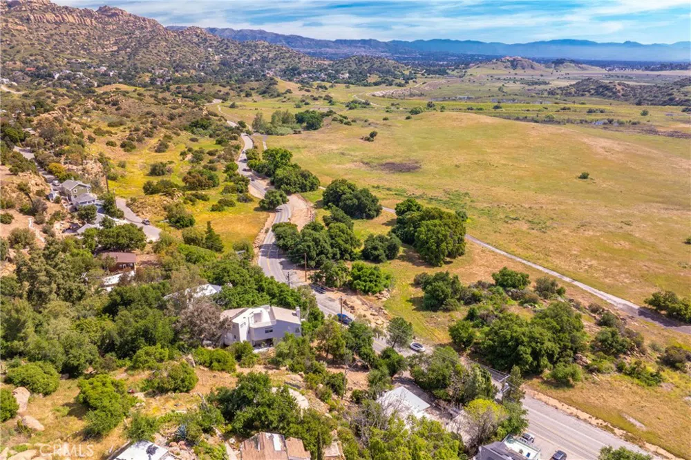 8657 VALLEY CIRCLE BOULEVARD West Hills, CA 91304