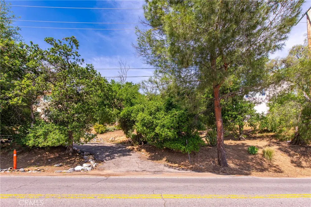 8657 VALLEY CIRCLE BOULEVARD West Hills, CA 91304