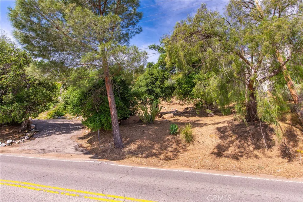 8657 VALLEY CIRCLE BOULEVARD West Hills, CA 91304