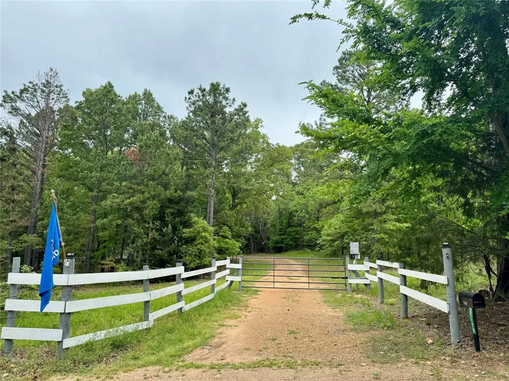 21179 STANDRIDGE E Atoka, OK 72525