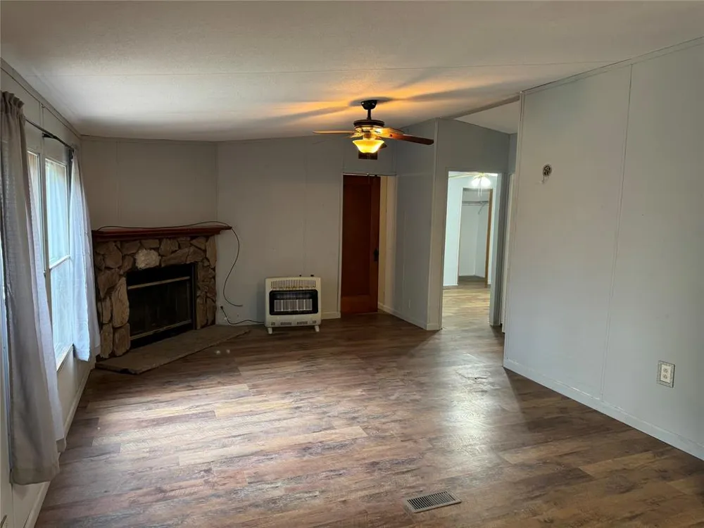 21179 STANDRIDGE E Atoka, OK 72525