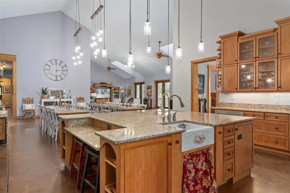 8123 S LECANTO HIGHWAY Lecanto, FL 34461