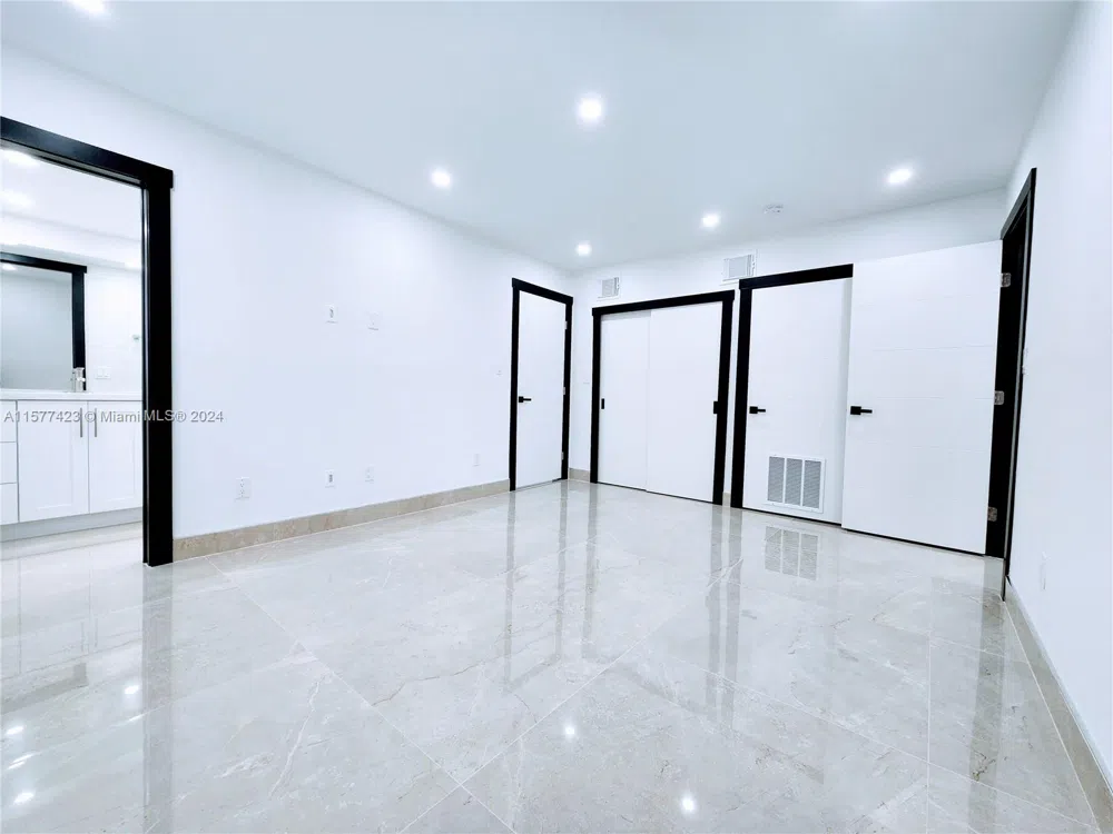 11930 NE 19th Dr #3 North Miami, FL 33181