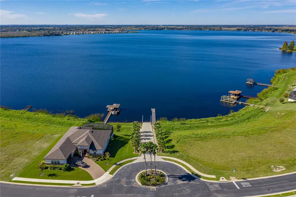 158 BLAZING STAR AVENUE Lake Alfred, FL 33850