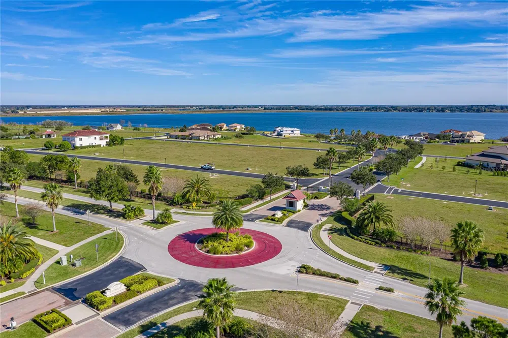 158 BLAZING STAR AVENUE Lake Alfred, FL 33850