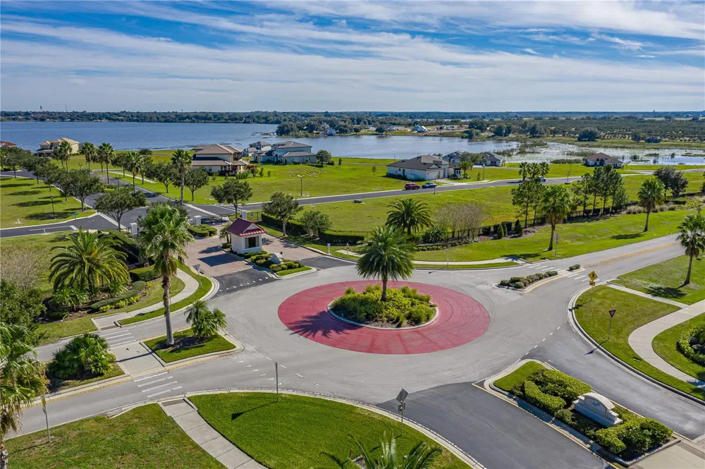 158 BLAZING STAR AVENUE Lake Alfred, FL 33850