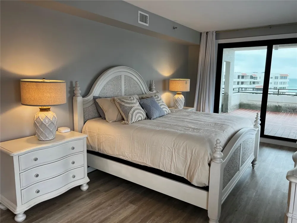 1465 GULF OF MEXICO DRIVE #504 Longboat Key, FL 34228