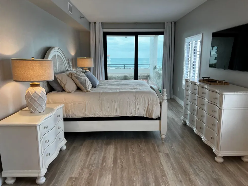 1465 GULF OF MEXICO DRIVE #504 Longboat Key, FL 34228