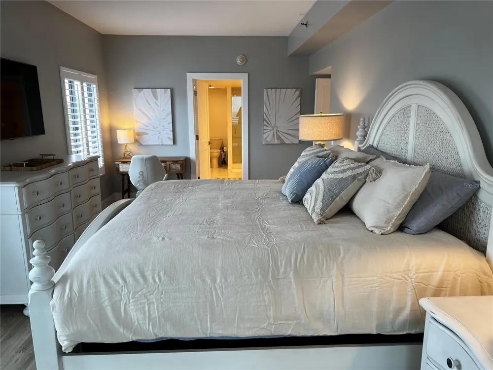 1465 GULF OF MEXICO DRIVE #504 Longboat Key, FL 34228