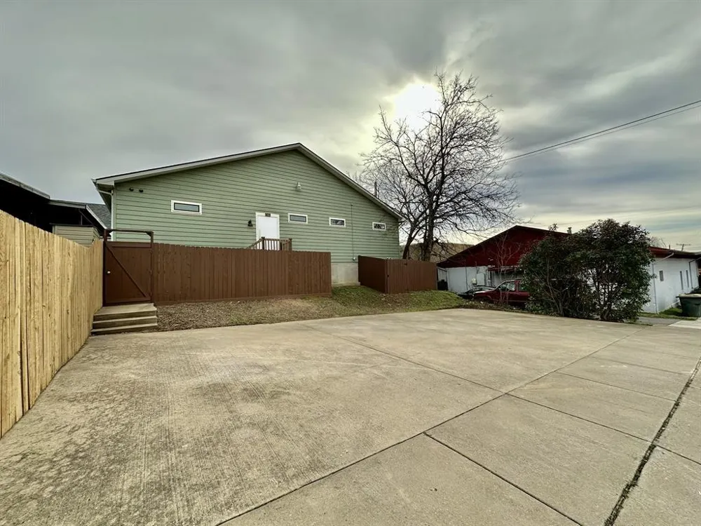 115 E College Street #103 Sherman, TX 75090