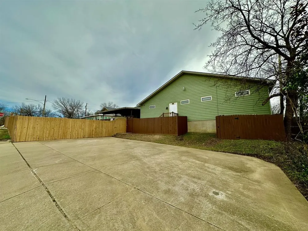 115 E College Street #103 Sherman, TX 75090