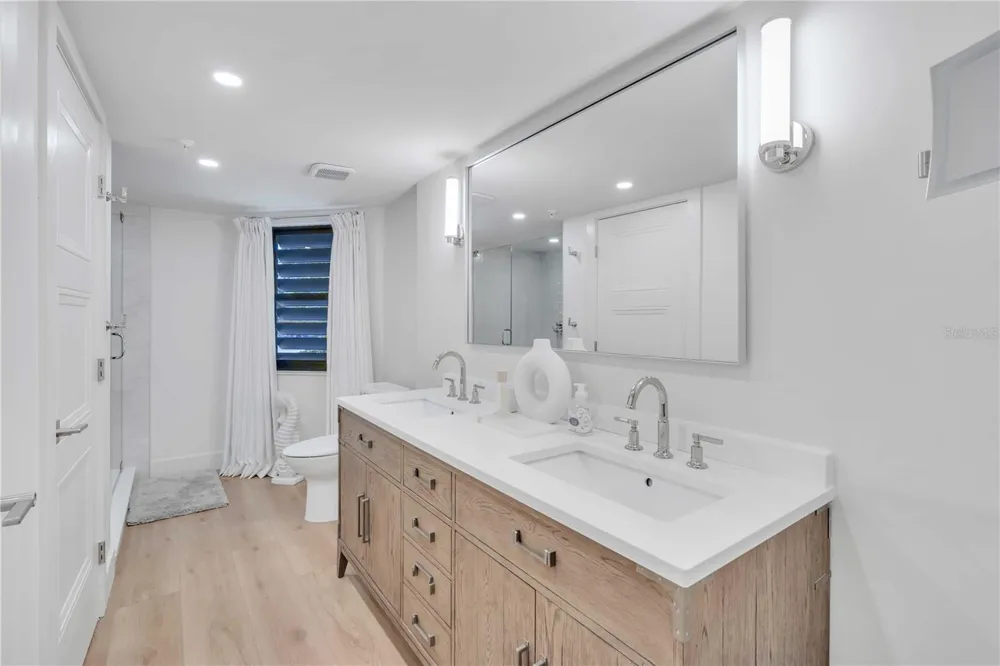 5611 GULF OF MEXICO DRIVE #1 Longboat Key, FL 34228