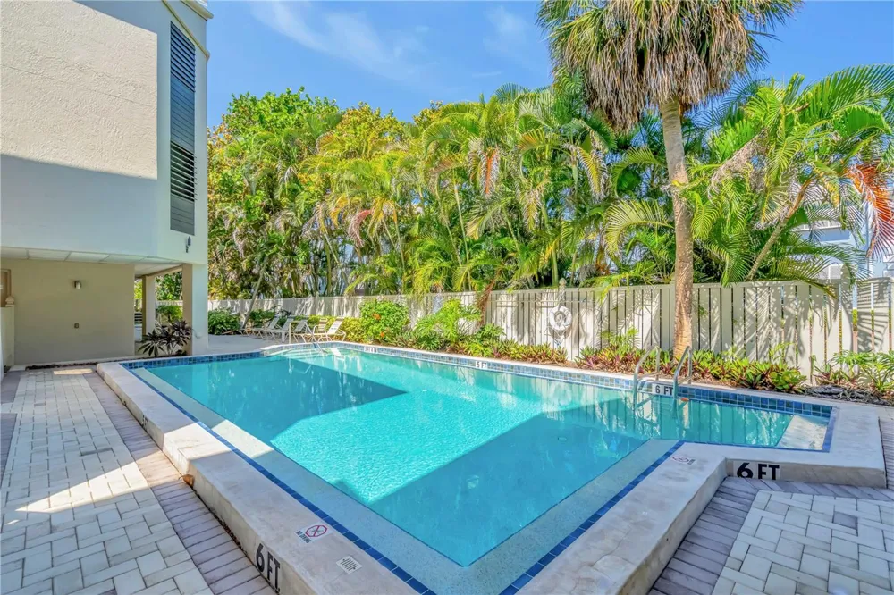 5611 GULF OF MEXICO DRIVE #1 Longboat Key, FL 34228