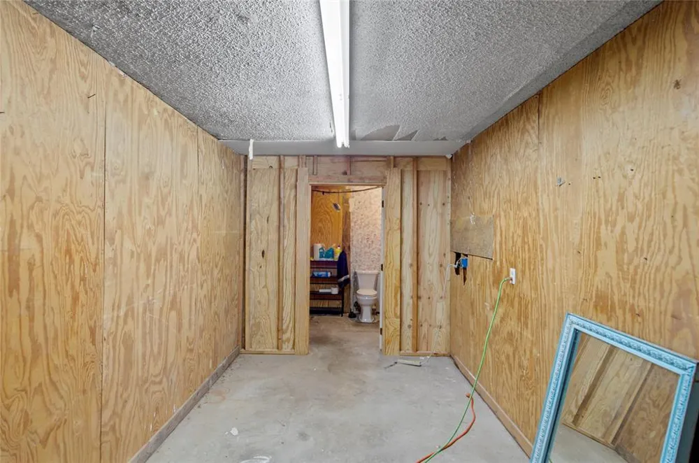 5716 287 Alvord, TX 76225