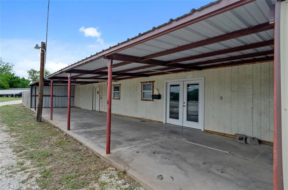 5716 287 Alvord, TX 76225