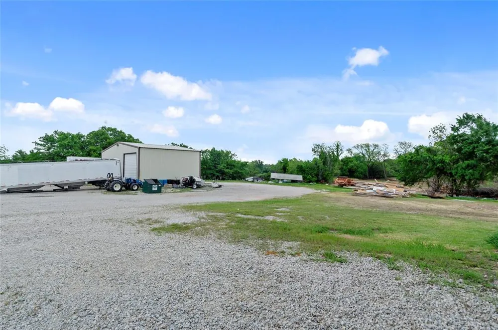 5716 287 Alvord, TX 76225