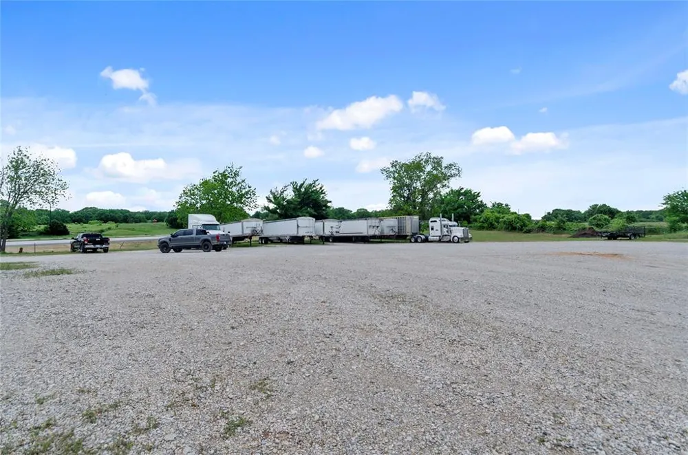 5716 287 Alvord, TX 76225
