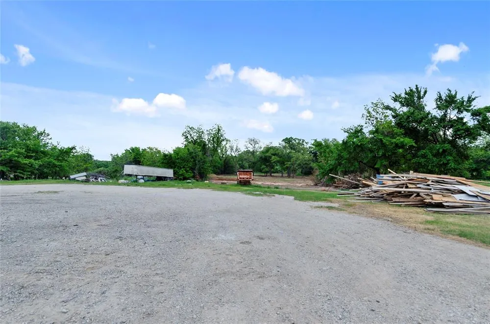 5716 287 Alvord, TX 76225