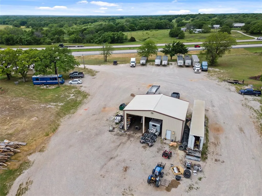 5716 287 Alvord, TX 76225