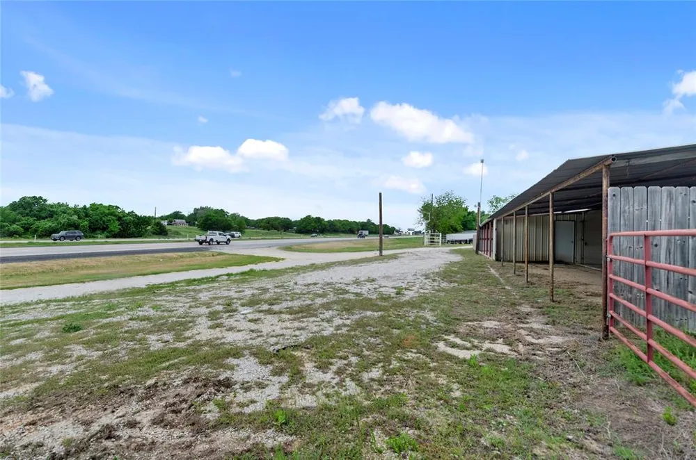 5716 287 Alvord, TX 76225