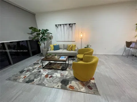 1000 Brickell Plz #1811