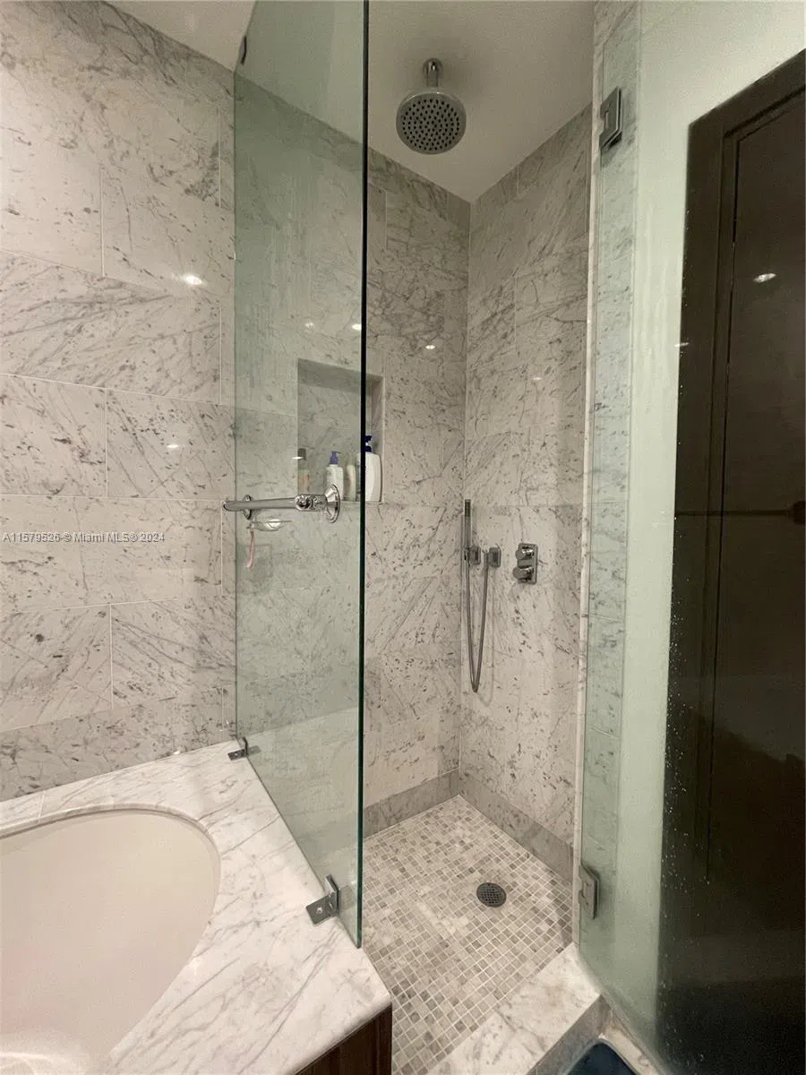 1000 Brickell Plz #1811 Miami, FL 33131