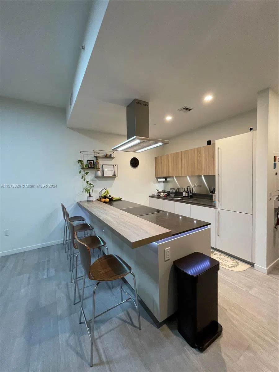 1000 Brickell Plz #1811 Miami, FL 33131