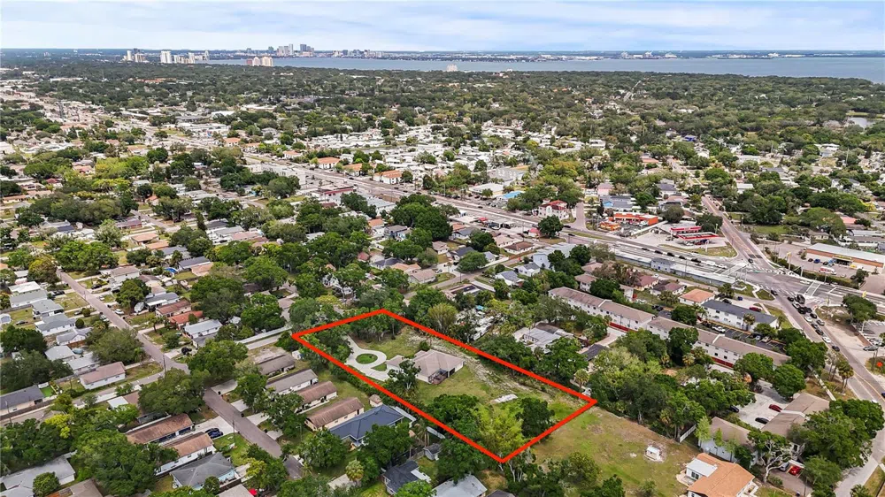 3902 W ELROD AVENUE Tampa, FL 33616