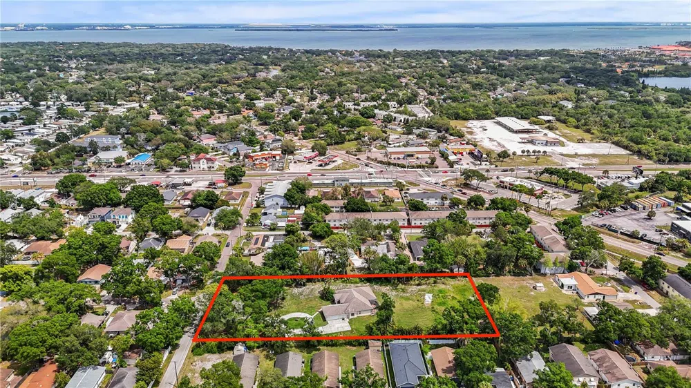 3902 W ELROD AVENUE Tampa, FL 33616