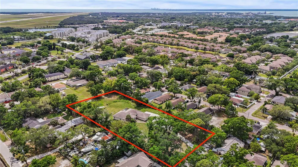 3902 W ELROD AVENUE Tampa, FL 33616