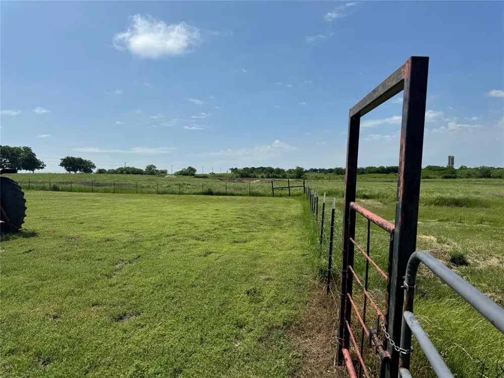 1273 Wall Street Road Gunter, TX 75058