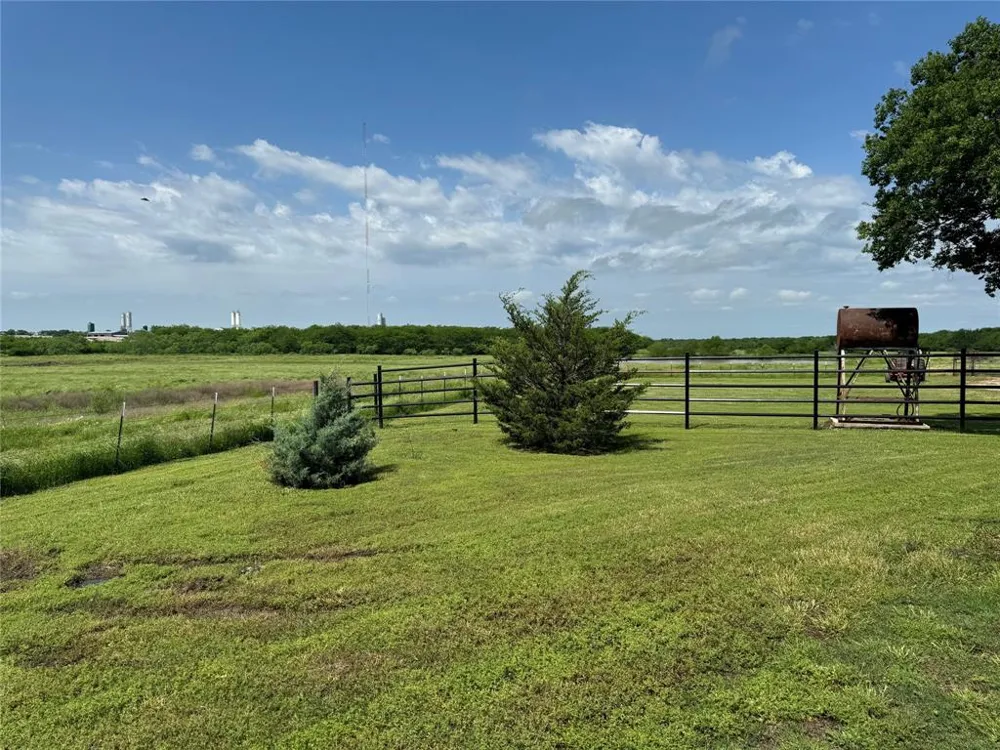1273 Wall Street Road Gunter, TX 75058