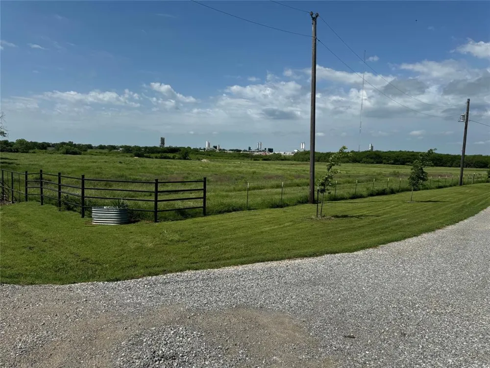 1273 Wall Street Road Gunter, TX 75058