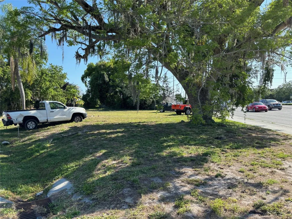 ALBERT PLACE Sarasota, FL 34231
