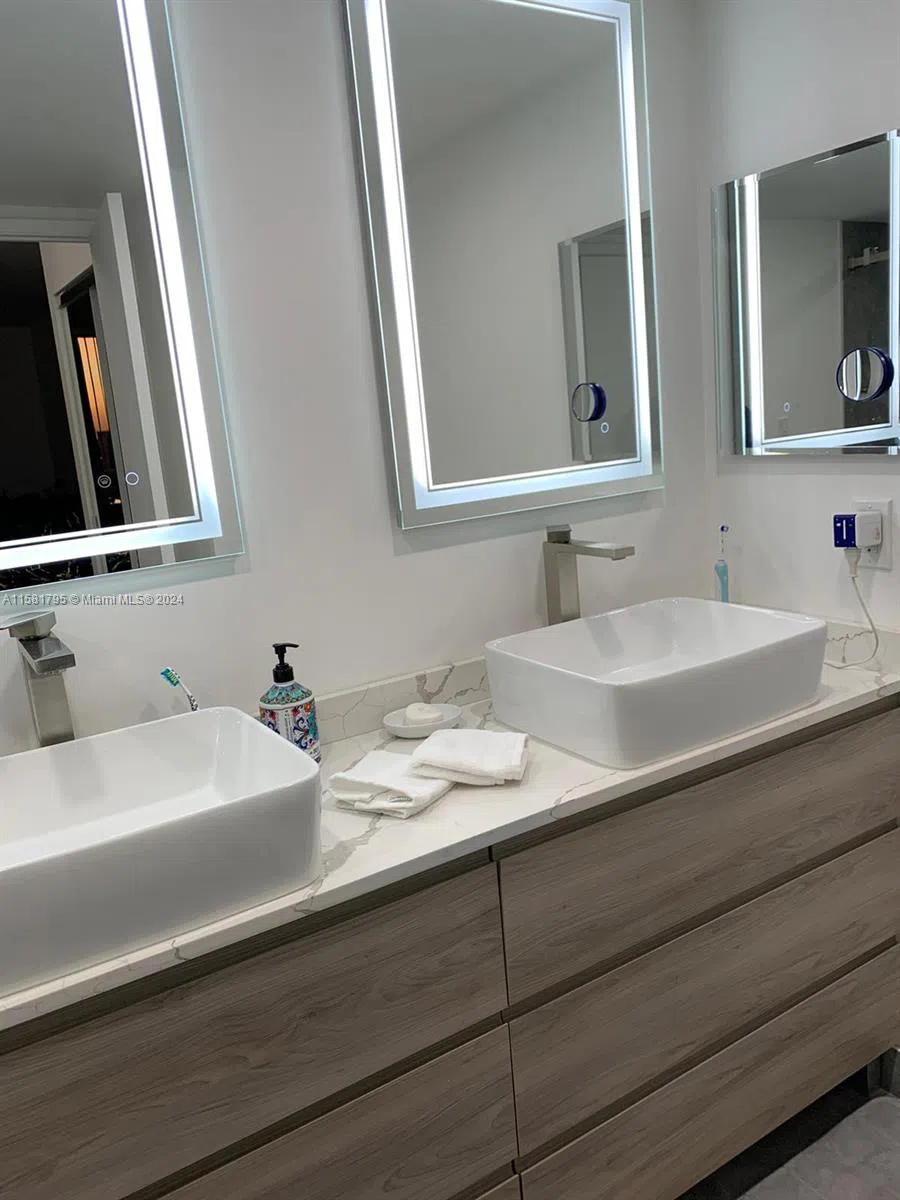 3300 NE 192nd St #1506 Aventura, FL 33180