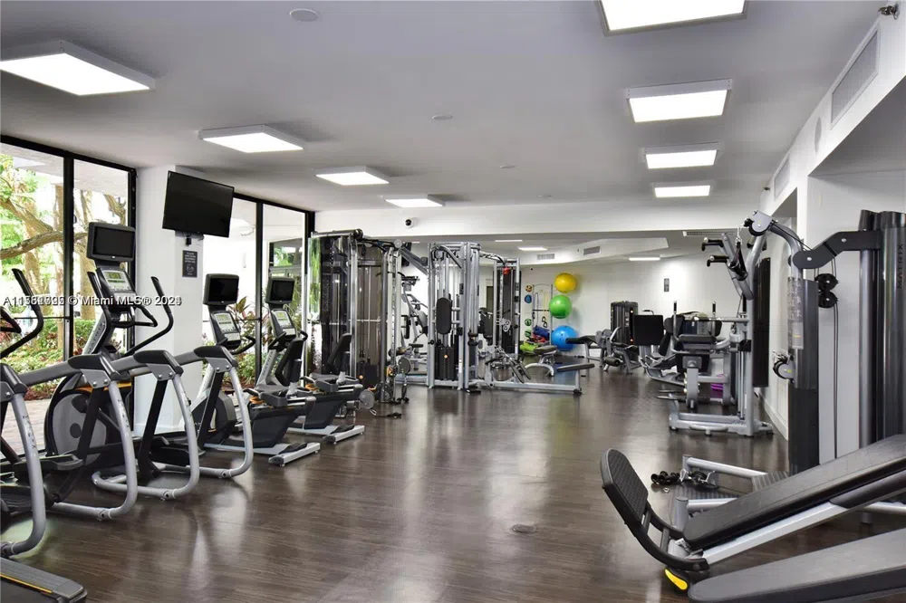 3300 NE 192nd St #1506 Aventura, FL 33180