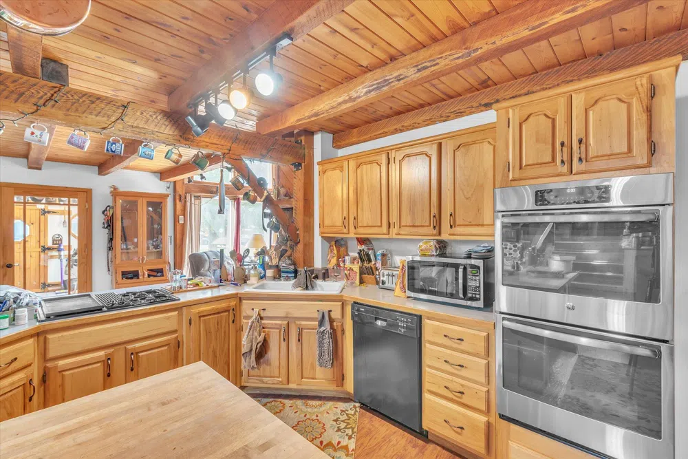 5751 Brooklyn Road Jackson, MI 49201