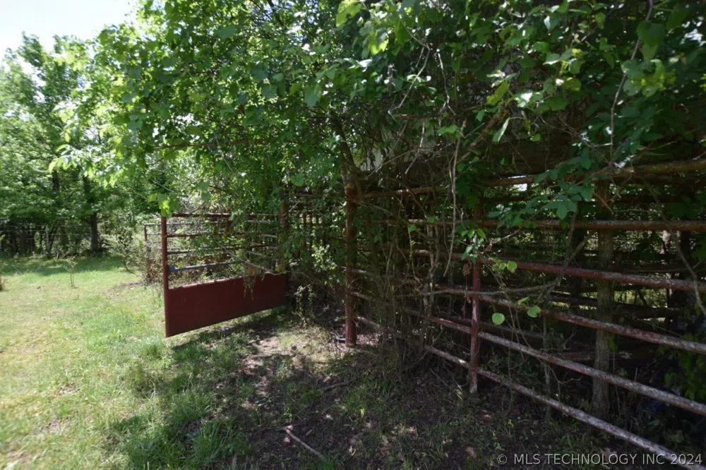 63125 S 4750 ROAD Watts, OK 74964