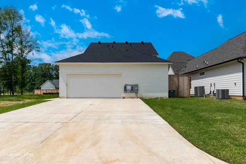2121 Pecan Square Avenue Shreveport, LA 71106
