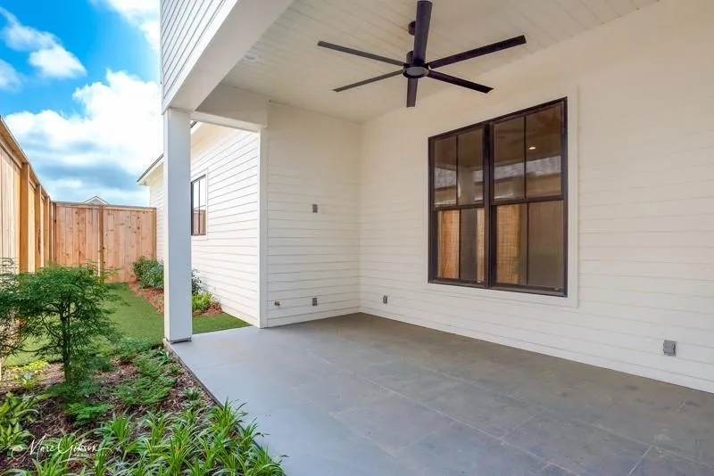 2121 Pecan Square Avenue Shreveport, LA 71106