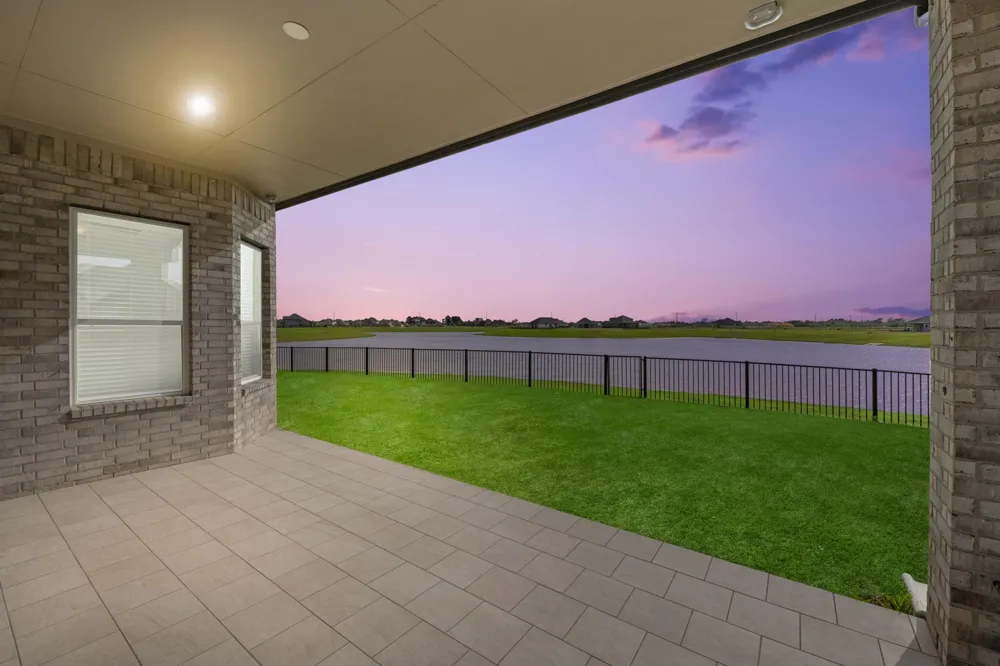 2902 Arbor Edge Xing Texas City, TX 77568