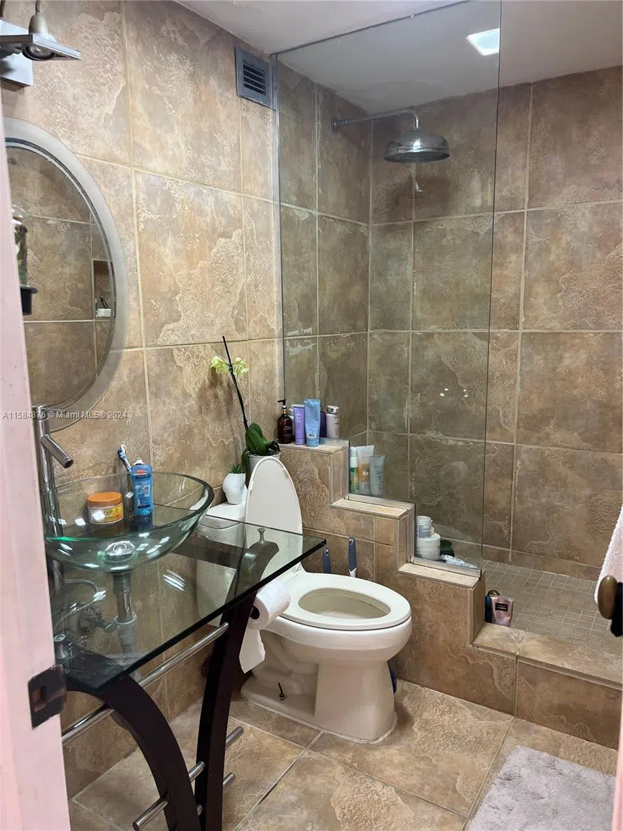 400 Kings Point Dr #1219 Sunny Isles Beach, FL 33160