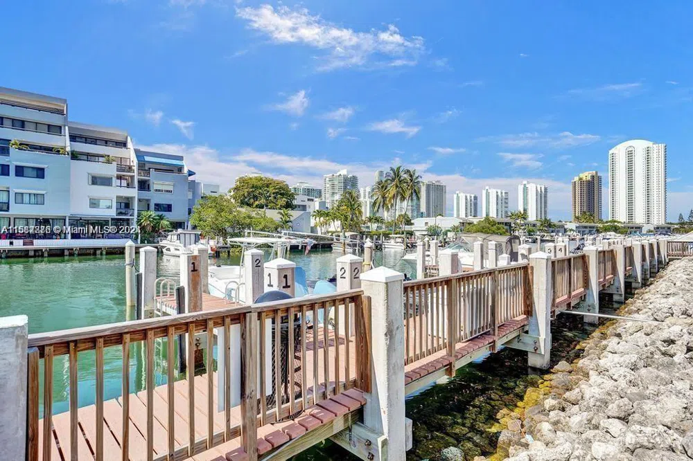 400 Kings Point Dr #1219 Sunny Isles Beach, FL 33160
