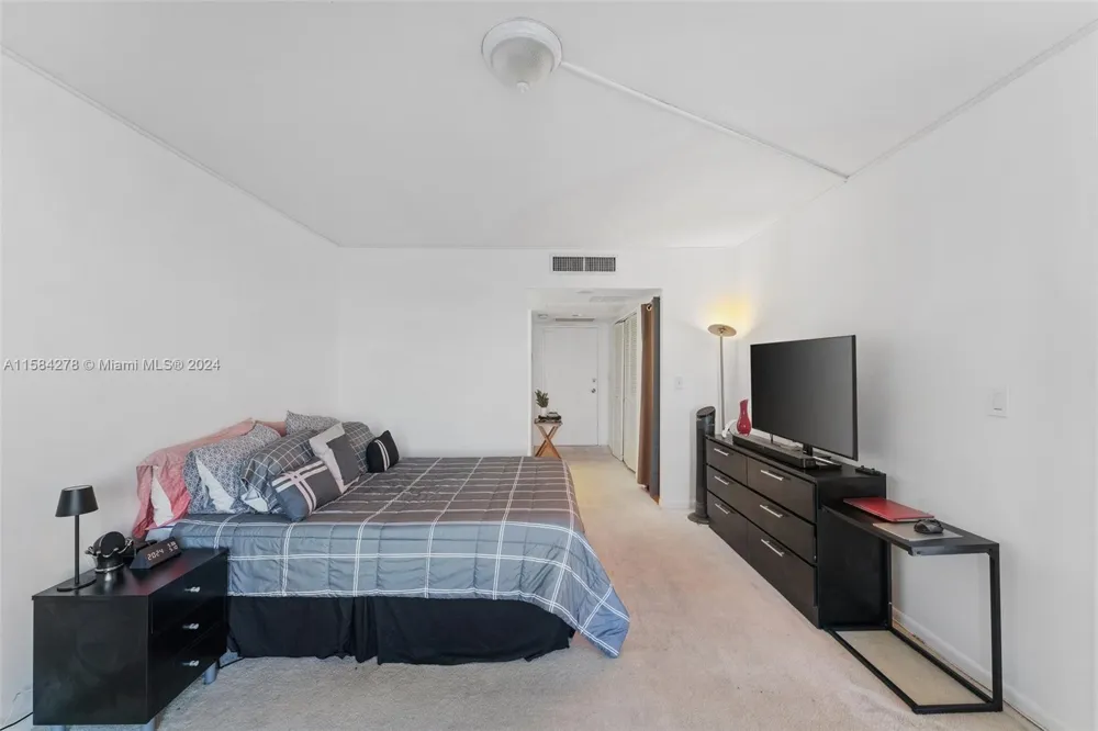 11111 Biscayne Blvd #3A Miami, FL 33181