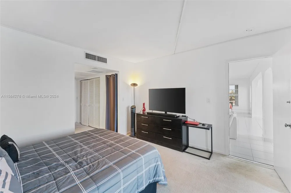 11111 Biscayne Blvd #3A Miami, FL 33181