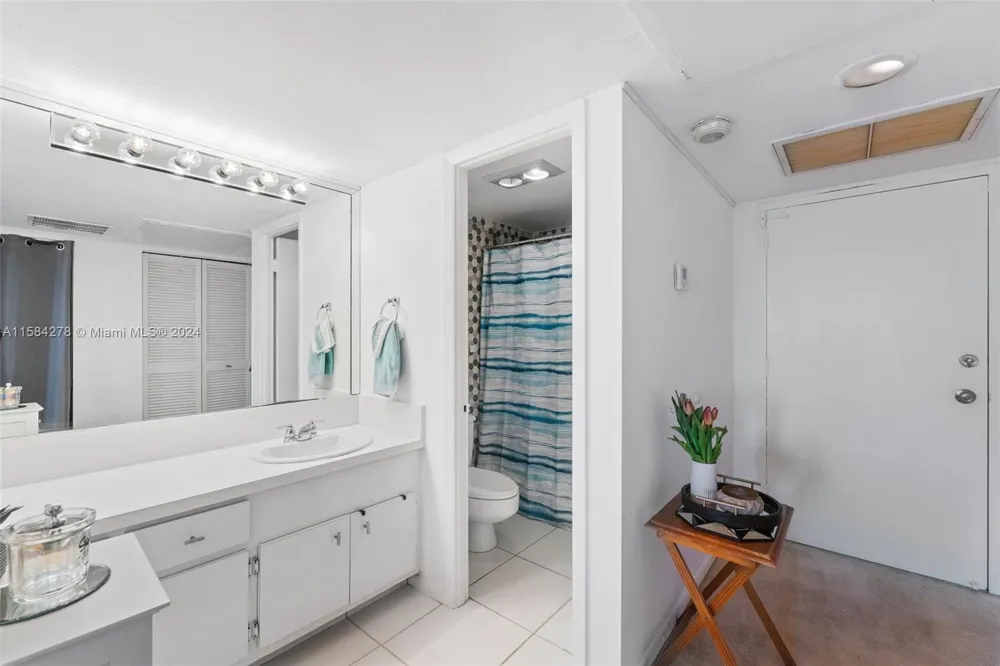 11111 Biscayne Blvd #3A Miami, FL 33181
