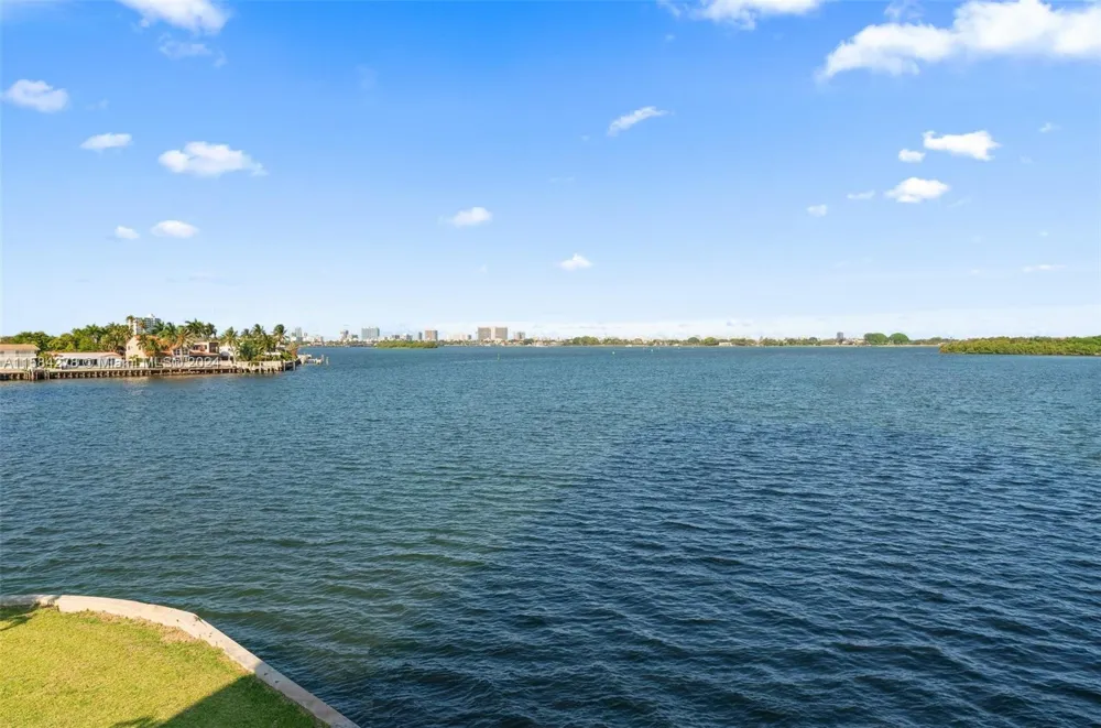 11111 Biscayne Blvd #3A Miami, FL 33181