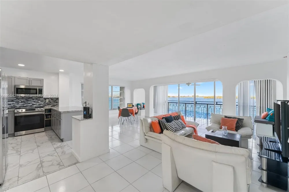 11111 Biscayne Blvd #3A Miami, FL 33181
