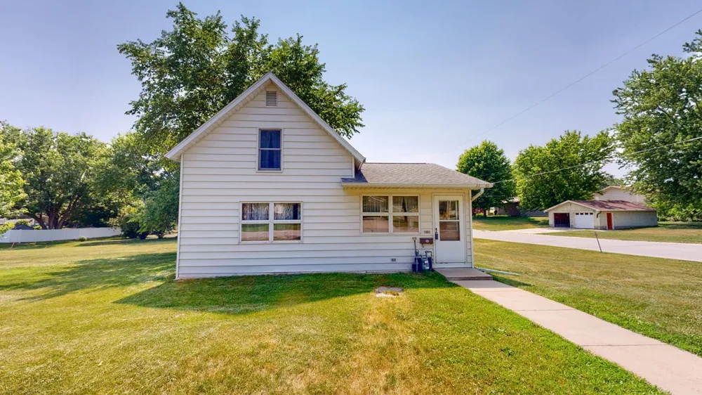 1003 Grand Street SE Chatfield, MN 55923